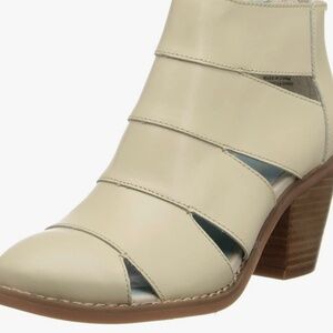 Seychelles Leather Heeled Bootie 11 Cream Ankle Boot Straps Western Retro Indie